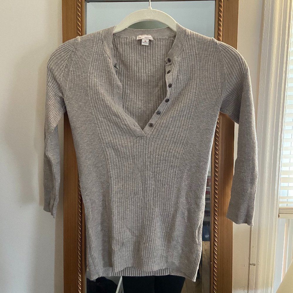 4/$25 Gap heather oatmeal ribbed cotton henley